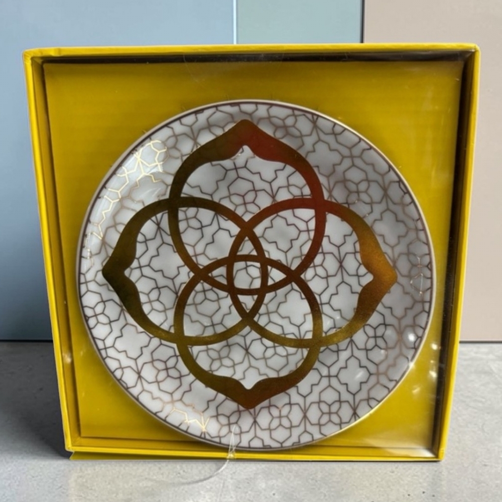 Kendra Scott White and Gold Decorative Trinket Dish, NIB